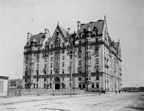 The Dakota Building - New York City Tours