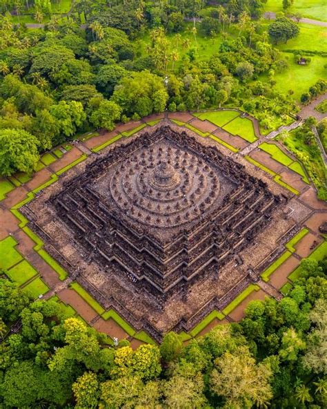 The Origins And Architecture Of The Construction Of Borobudur Temple - Goajomblang.com