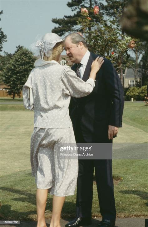 Diana princess of wales with her father john spencer 8th earl – Artofit