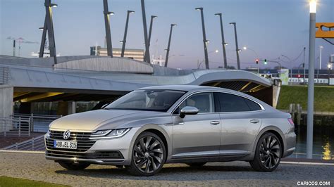 Volkswagen Arteon | 2018MY Elegance | Front Three-Quarter