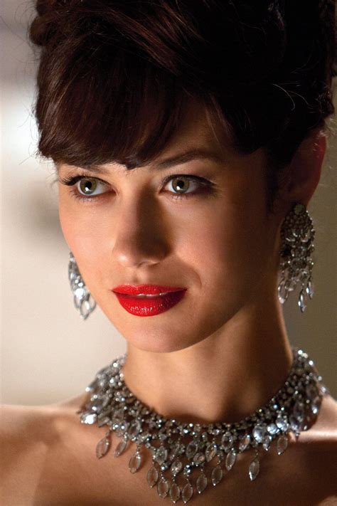 Pin by Edel Weizz on Red Lipstick | Olga kurylenko, Beauty, Actresses