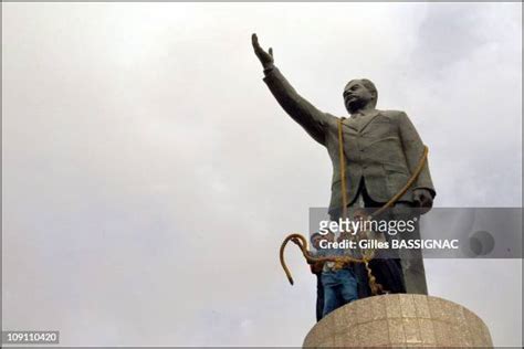 Saddam Hussein Photos and Premium High Res Pictures - Getty Images