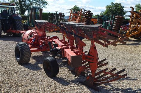 Secondhand Farm Equipment | Ploughs | Kuhn Huard 8F Wagon Plough 11010827 - Warwickshire