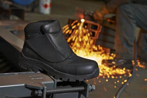 Do Welders Wear Steel Toe Boots? – Weld Gears