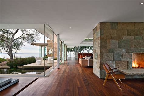 Hilltop Modernist House with Dramatic 360-Degree Views of the Californian Coastline ...