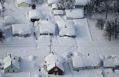 5 things you should know about the freaky Buffalo snowstorm | PBS News