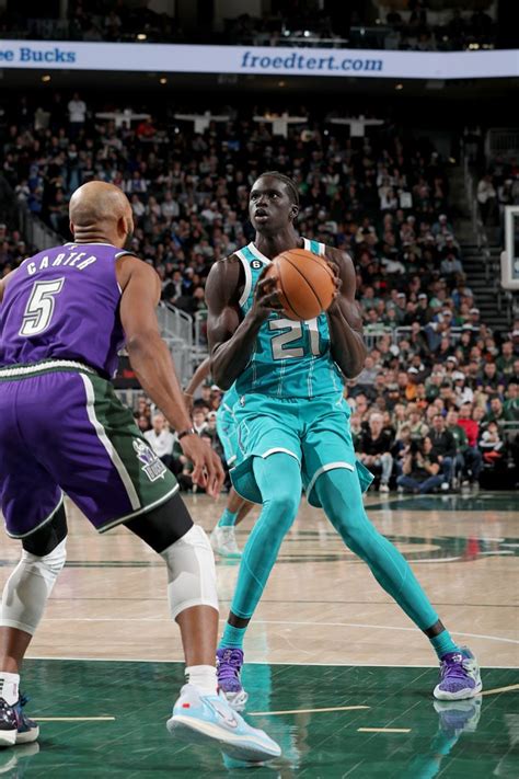 Hornets vs Bucks Gallery - 01/06/23 Photo Gallery | NBA.com