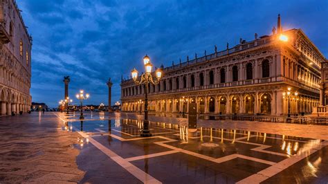 Sfondi del desktop Venezia Italia Piazza della città Serata 1366x768