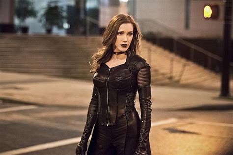 Katie Cassidy as Black Siren - The Flash Season 2 episode 22- Invincible | The Flash - Black ...