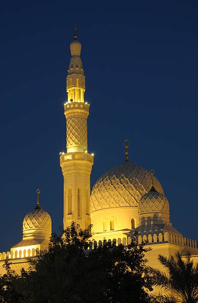 Jumeirah Mosque Night Stock Photos, Pictures & Royalty-Free Images - iStock