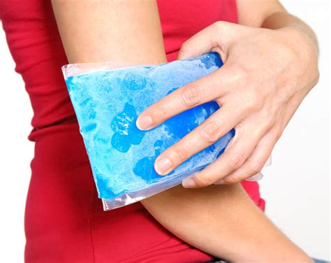 How to Use Ice Properly to Treat Injuries | Hartford Hospital ...