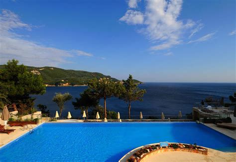 Akrotiri Beach Resort Hotel in Paleokastritsa, Corfu | loveholidays