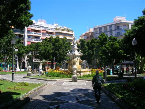 File:Santa Cruz de Tenerife Plaza Weyler.jpg - Wikimedia Commons