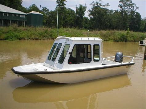 Aluminum Hulled Cabin Cruiser | Aluminum boat, Boat design, Cabin ...