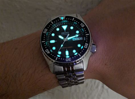 Seiko SKX013 Review: The Everyday Midsize Diver - WatchReviewBlog