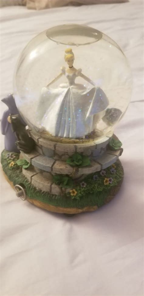 Collectable Disney Cinderella snow globe | Snow globes, Globe gift, Disney collectables