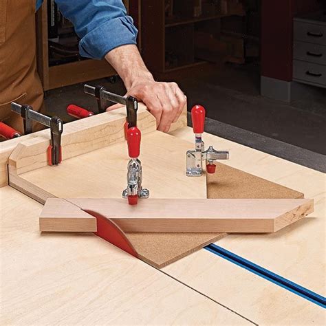 Versatile Table Saw Miter Jig | Woodsmith Tips #woodworking #woodworkingtips Best Router Table ...