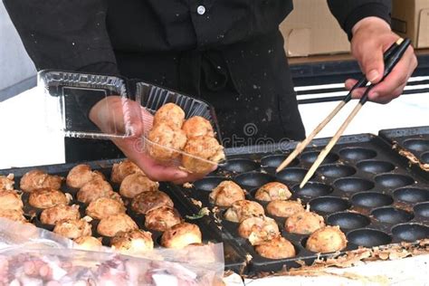 Popular food at Japanese festival stalls 'Takoyaki' stock photography ...