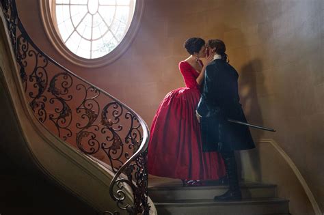 Outlander – Jamie & Claire staircase kiss | Jon Gary Steele