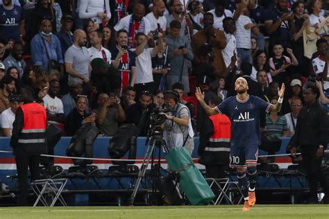 Watch Neymar score his 100th PSG goal - Futbol on FanNation