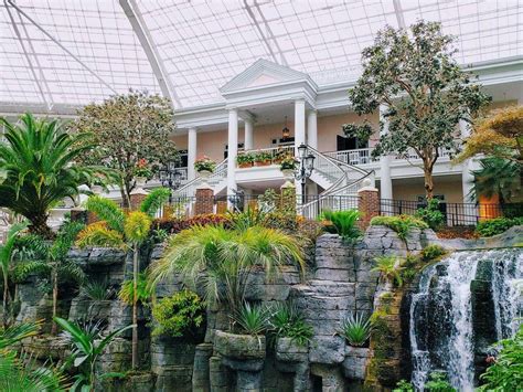 10 Reasons Why You Will Love Gaylord Opryland Hotel in Nashville