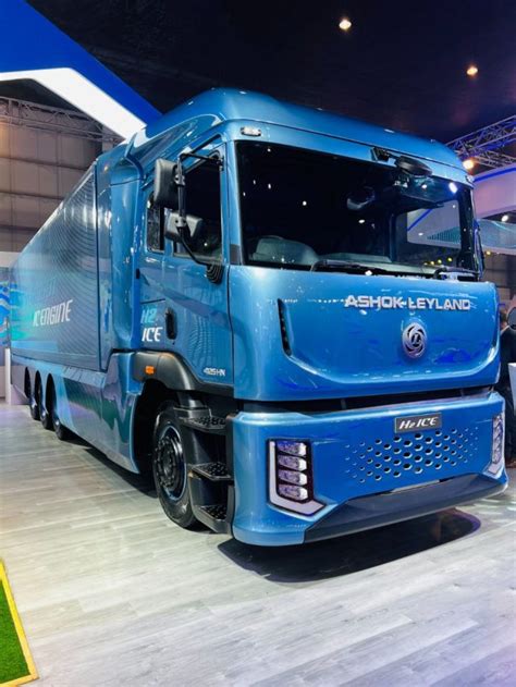 RIL and Ashok Leyland unveil a heavy-duty truck based on hydrogen combustion engine tech