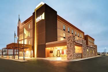 Home2 Suites Pet-Friendly Hotels in Janesville, WI - Find Hotels - Hilton