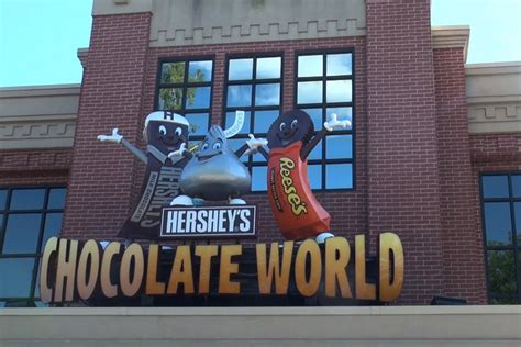 Preview my Hershey's Chocolate Factory Tour - bellasbigadventure.com