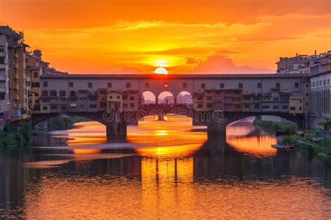 Arno and Ponte Vecchio at Sunset, Florence, Italy Stock Image - Image of blue, dusk: 55137535