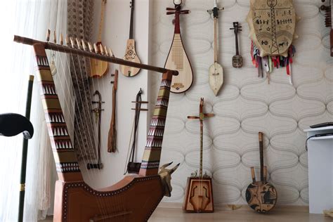 Turkish music professor collects instruments from around world | Daily Sabah