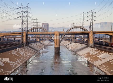 6th Street Bridge over the Los Angeles River, Downtown Los Angeles ...