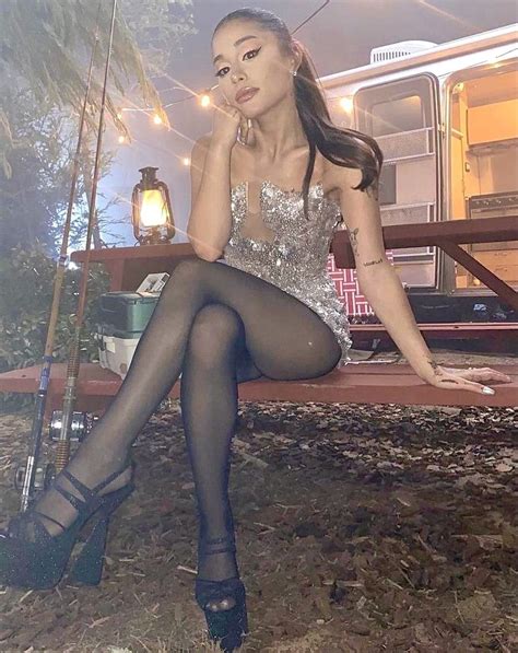 Ariana Grande : r/celeb_sandals