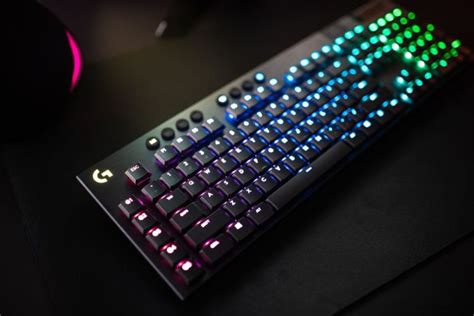 Logitech G915 Lightspeed Wireless: Keyboard Gaming Mekanikal dengan Switch Low-Profile GL ...