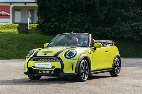 The new MINI Cooper S Convertible (06/2021)