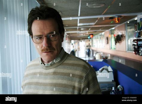 BREAKING BAD [US TV SERIES 2008 - ] Series,1 / Episode,1 / 'Pilot' BRYAN CRANSTON as Walter H ...