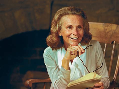 A biography of Ruth Bell Graham explores an icon of evangelical womanhood