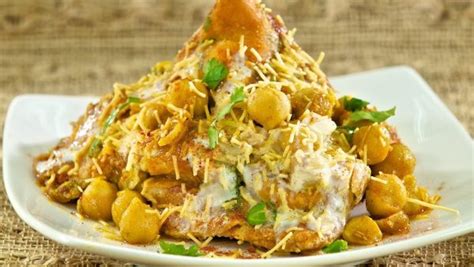 How to make Samosa Chaat | Samosa Chaat | HungryForever