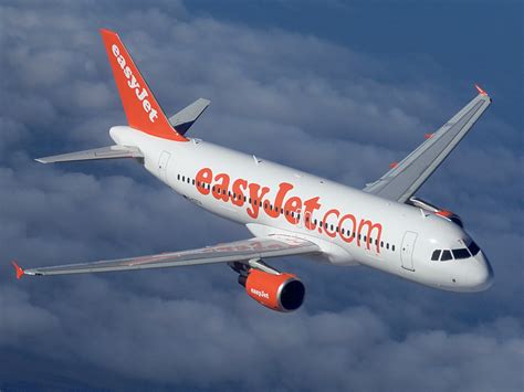 easyJet announces a new airport and new routes from the UK - The Leader