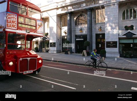 Park Lane hotel, London Stock Photo - Alamy