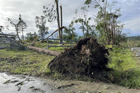 Thousands of Australians without power in tropical cyclone aftermath | The Straits Times