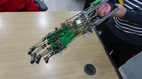 과학상자 착용 로봇팔(Korean MECCANO Wearable Robot Arm) - YouTube