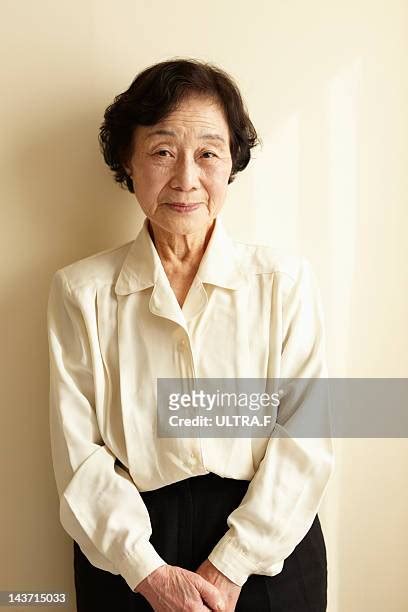 Japanese Old Woman Photos and Premium High Res Pictures - Getty Images