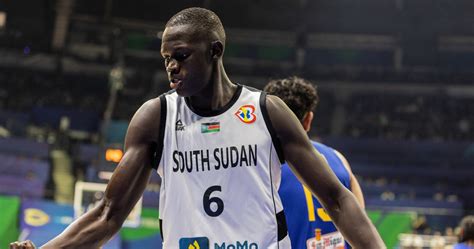 Duke 5-Star Khaman Maluach Makes South Sudan's Roster for 2024 Olympic ...