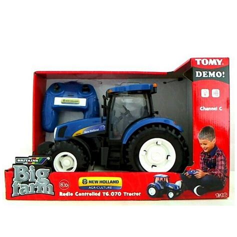 Britains 42601 Radio Controlled New Holland Tractor — Farm Toys Online