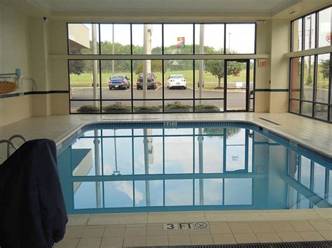 Hampton Inn Ashtabula Pool: Pictures & Reviews - Tripadvisor