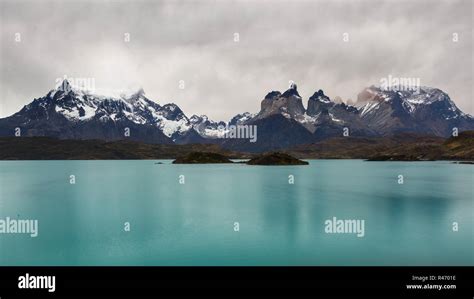 Turquoise waters of Lake Pehoe, Patagonia, Chile Stock Photo - Alamy