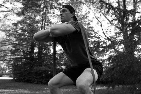 RESISTANCE BAND SQUATS - Your Complete Guide