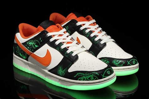 ダンクロー NIKE NIKE DUNK LOW HALLOWEEN 26cm ダンク lowの通販 by KIRIN's shop｜ナイキならラクマ - ジョーダン