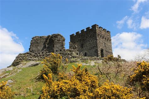 Dolwyddelan Castle in Snowdonia, Wales : castles