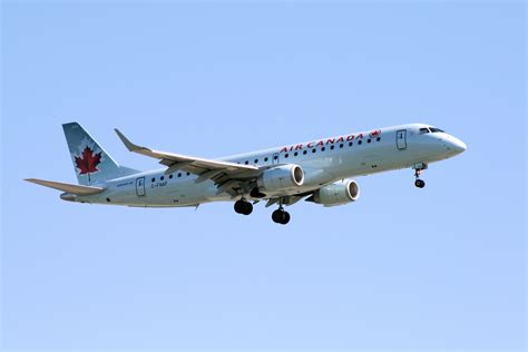 File:Air-Canada-Embraer-190-YVR.jpg - Wikipedia, the free encyclopedia
